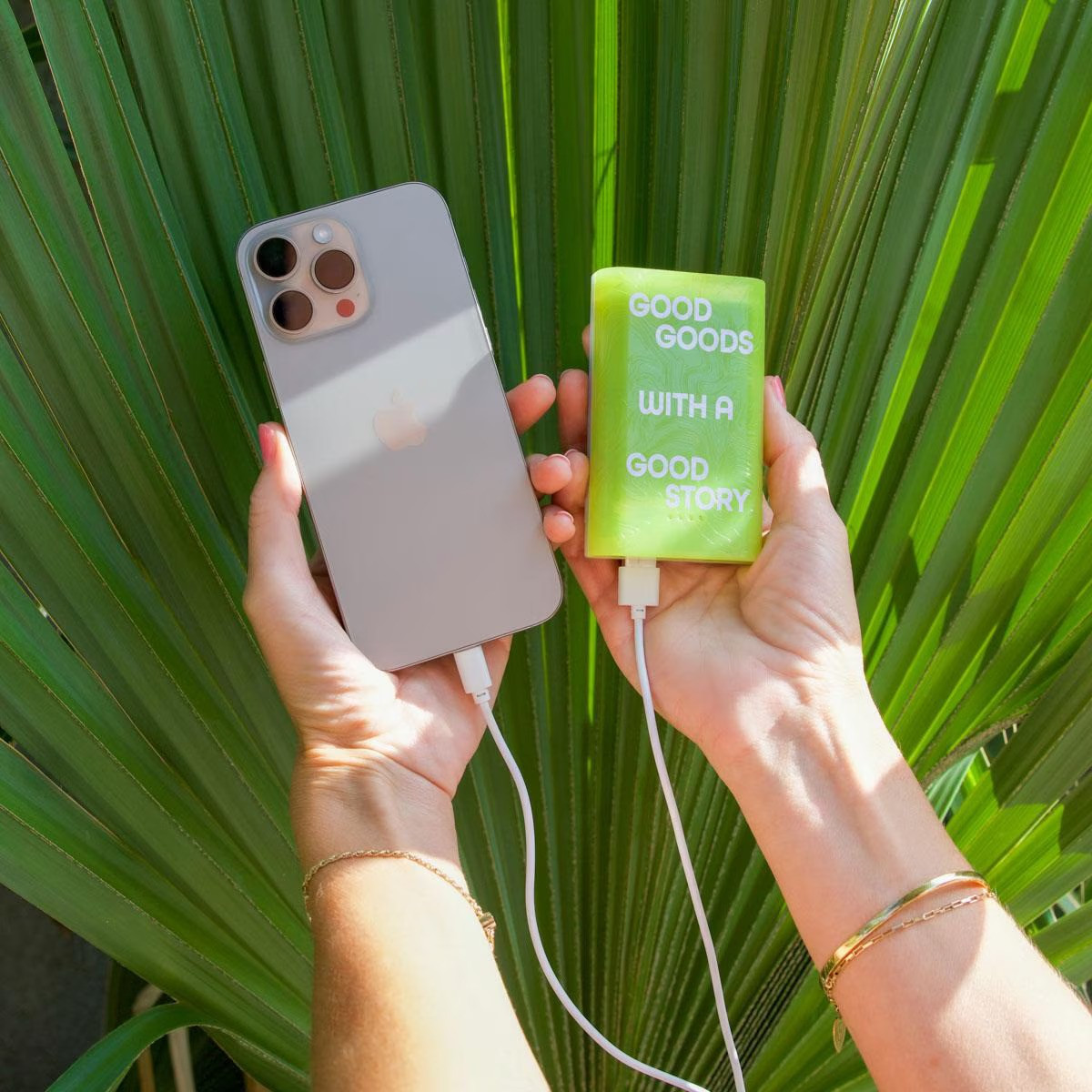 Gomi Translucent 10,000 mAh Power Bank Product Image