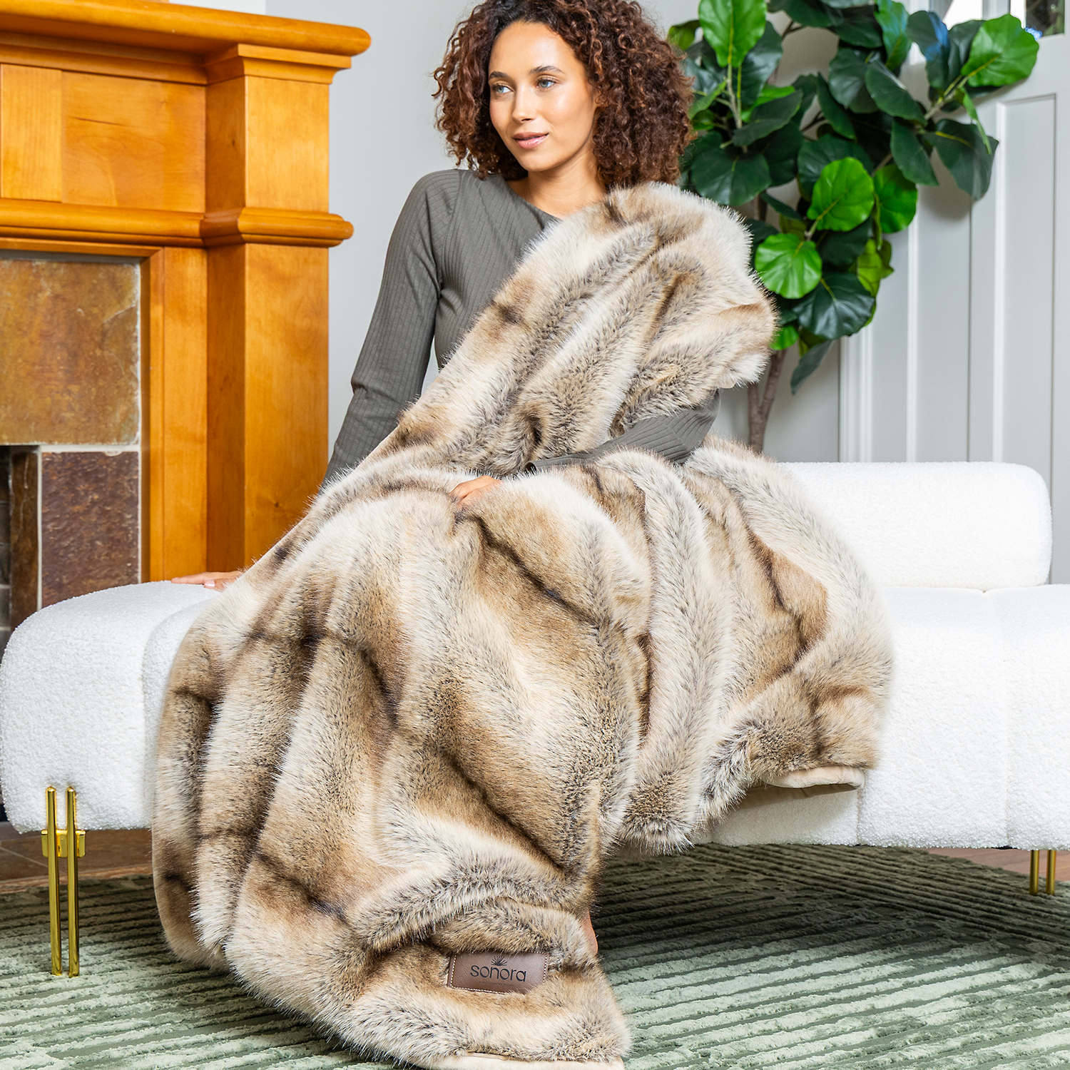 Tundra Heavyweight Fur Blanket Product Image