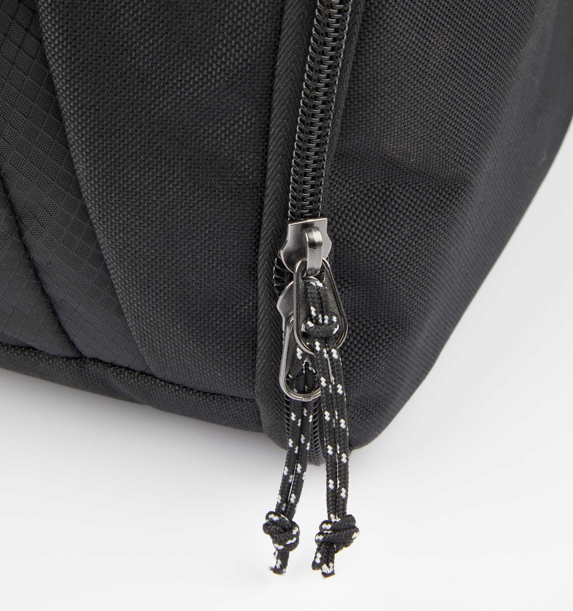 Olympus Garment Duffle Product Image