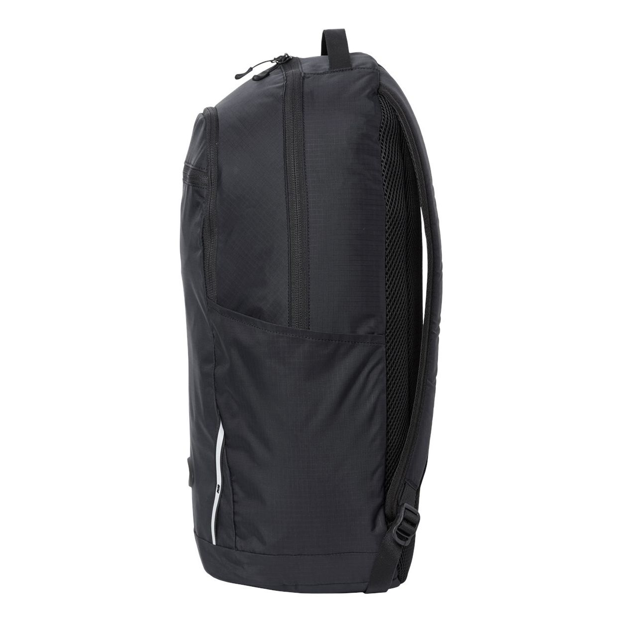 Blackout Oakley 28L Sport Backpack in Blackout, featuring durable water-repellent recycled polyamide, a spacious zippered main compartment with padded 17-inch laptop and tablet sleeves, deep side pockets, a large front zip pocket, compression straps, and padded mesh shoulder straps for commuting, travel, school, and everyday carry.